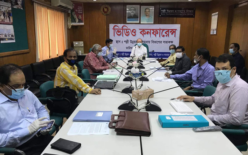 ‘করোনার ক্ষতি থেকে উত্তরণে কাজ করছে পল্লী উন্নয়ন বিভাগ’