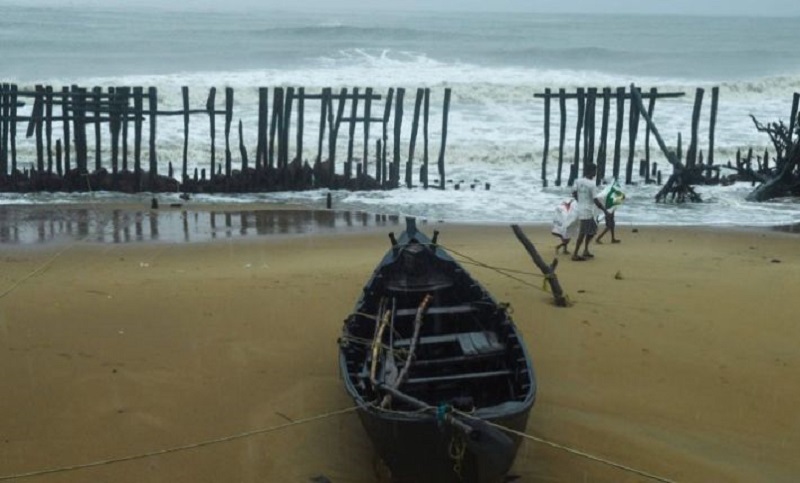লকডাউনে উপার্জনহীন, আম্ফান কেড়ে নিল শেষ সম্বলটুকুও