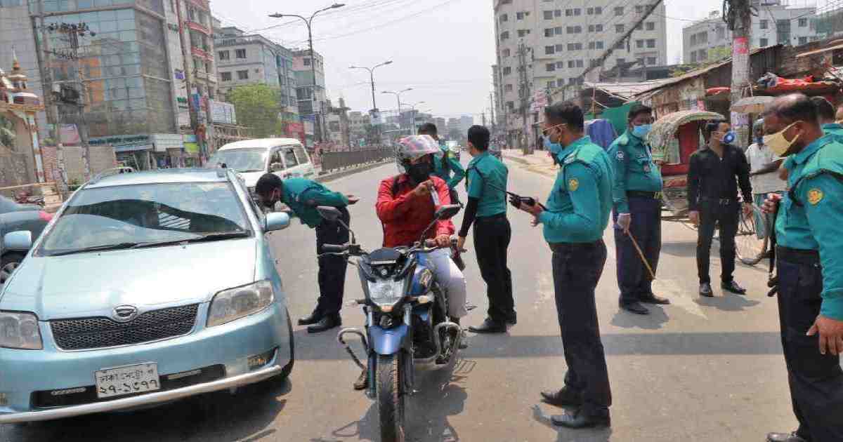 রাজধানীতে প্রবেশ ও বাহির পথে আরও শক্ত অবস্থানে ডিএমপি