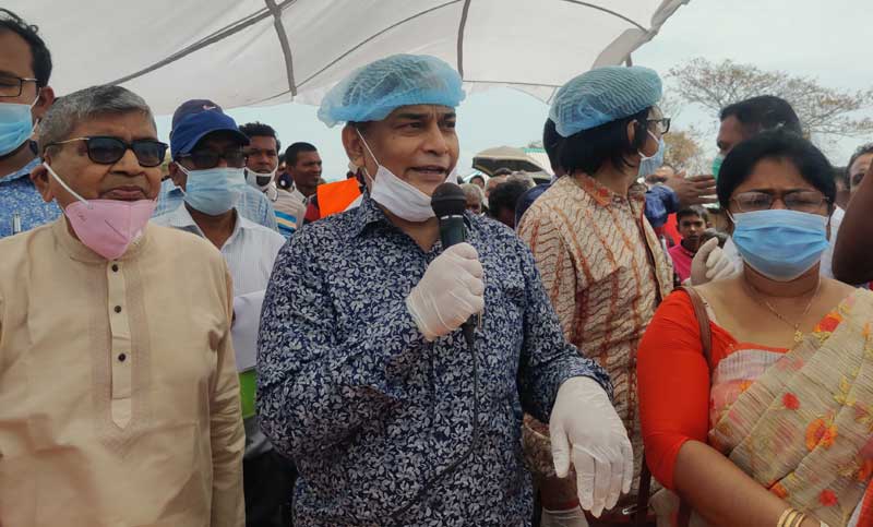 বাঁধ প্রকল্পের পাশাপাশি বৃক্ষরোপণের বিকল্প নেই