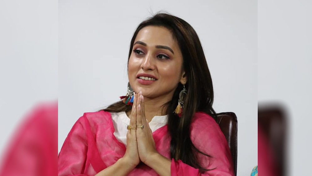 ইফতার পাঠিয়ে ভিডিওতে রমজানের শুভেচ্ছা জানালেন মিমি চক্রবর্তী
