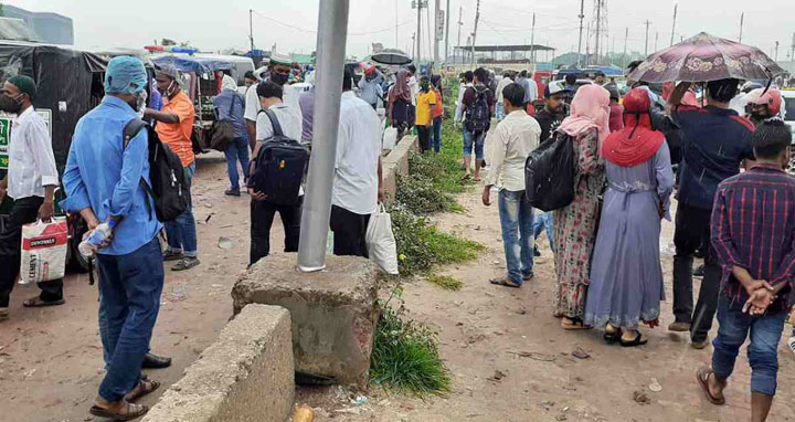 শিমুলিয়ায় শুক্রবারও গার্মেন্টস কর্মীদের ঢল