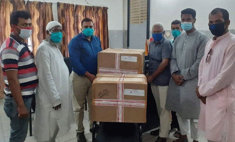 ডাক্তার ও নার্সদের পররাষ্ট্র প্রতিমন্ত্রীর পিপিই ও গগল বিতরণ