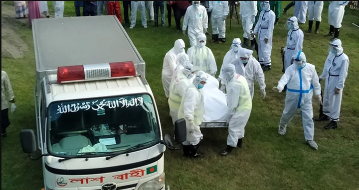বাবা-মা’র কবরের পাশে চিরনিদ্রায় শায়িত ধর্ম প্রতিমন্ত্রী