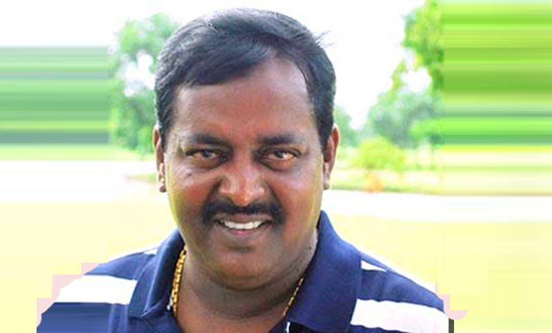 ৩ হাজার পরিবারকে ৬ দফা খাদ্য সহায়তা দিয়েছেন ডিপজল