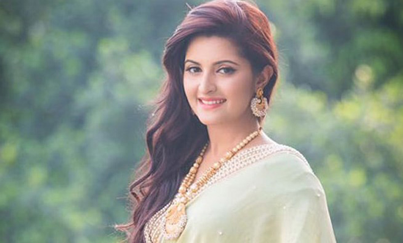 এফডিসিতে এবার ৫ গরু কোরবানি দিচ্ছেন পরীমণি