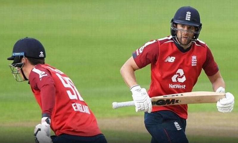 রেকর্ড গড়ে পাকিস্তানকে হারাল ইংল্যান্ড