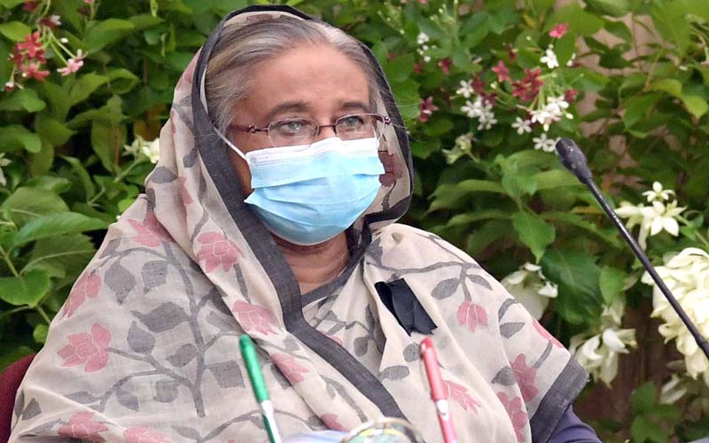 ভাঙনের মুখে থাকা নদীর পাড়ের শিক্ষাপ্রতিষ্ঠান সরিয়ে নিন
