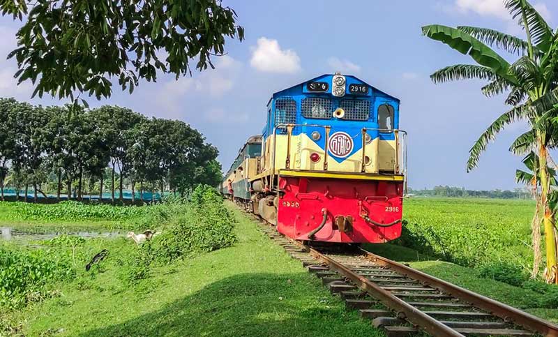 রেল ভ্রমণে স্বাস্থ্যবিধি আরো শিথিল হচ্ছে
