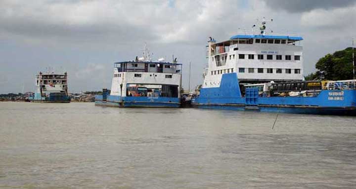 শিমুলিয়া-কাঁঠালবাড়ী নৌরুটে ফেরি চলাচল বন্ধ