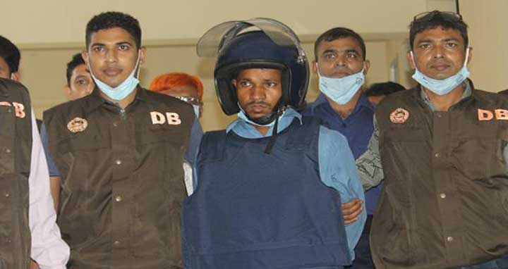 ইউএনওর ওপর হামলা : রিমান্ড শেষে আদালতে রবিউল