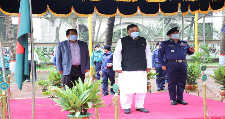 বাংলাদেশ পুলিশ এখন সত্যিকার অর্থেই বঙ্গবন্ধুর জনতার পুলিশ: স্বরাষ্ট্রমন্ত্রী