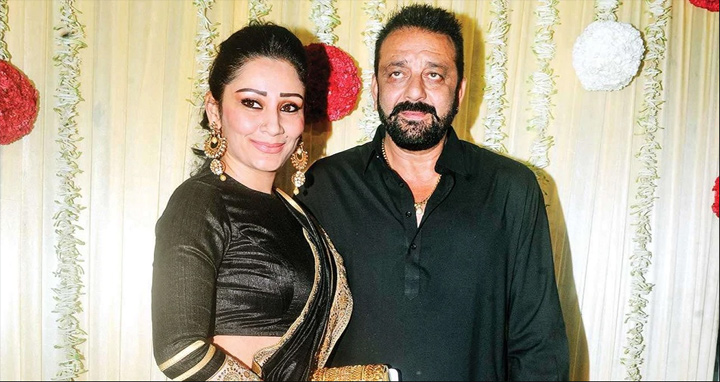 দুবাইতে সন্তানদের রেখেই তড়িঘড়ি মুম্বাইতে ফিরলেন সঞ্জয়