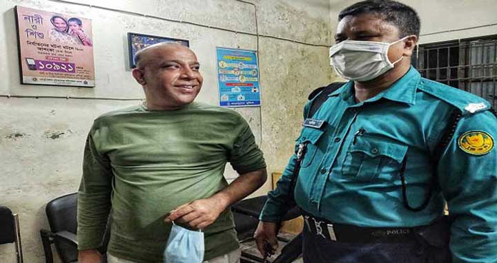 কবি ও চলচ্চিত্র নির্মাতা টোকন ঠাকুর গ্রেফতার