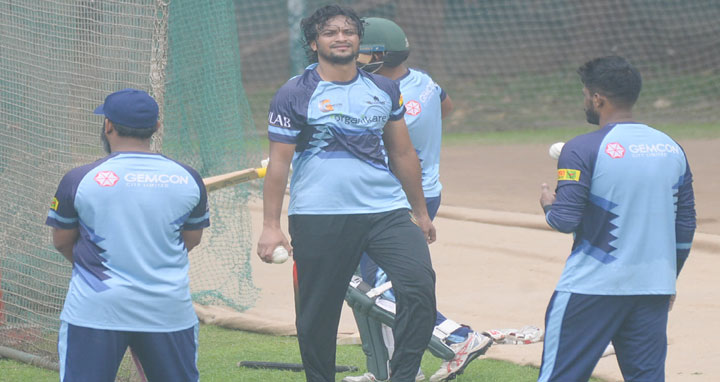 ১৩ মাস পর ক্রিকেটে ফিরলেন সাকিব