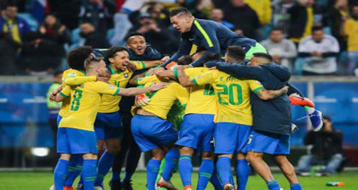 ভেনেজুয়েলাকে হারিয়ে পয়েন্ট টেবিলের শীর্ষে ব্রাজিল