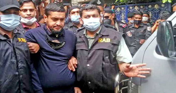 ১৪ দিনের রিমান্ডে ‘গোল্ডেন মনির’