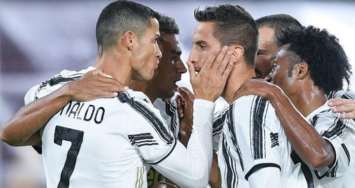 রোনালদোর জোড়া গোলে হাসিমুখে মাঠ ছাড়লো জুভেন্টাস
