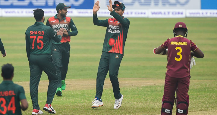 ১২২ রানেই শেষ উইন্ডিজ