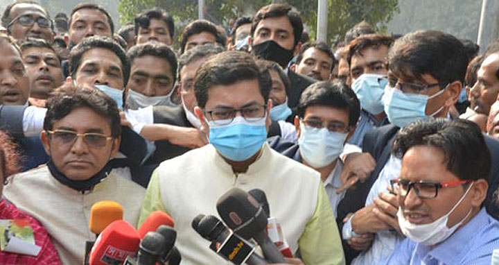দায়িত্বশীল পদে থেকে ব্যক্তিগত জবাব দেওয়া সমীচীন মনে করি না : তাপস