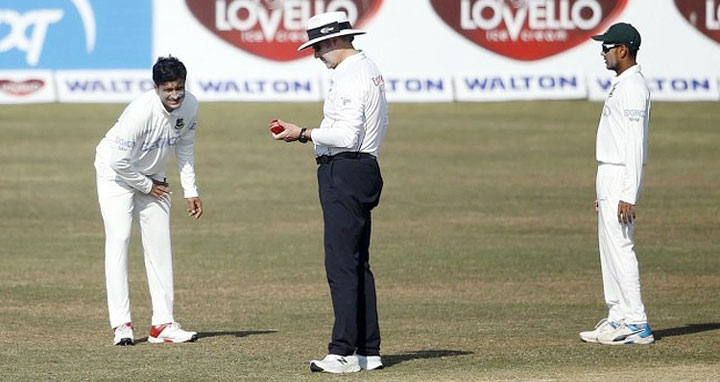 নতুন জায়গায় ইনজুরি সাকিবের