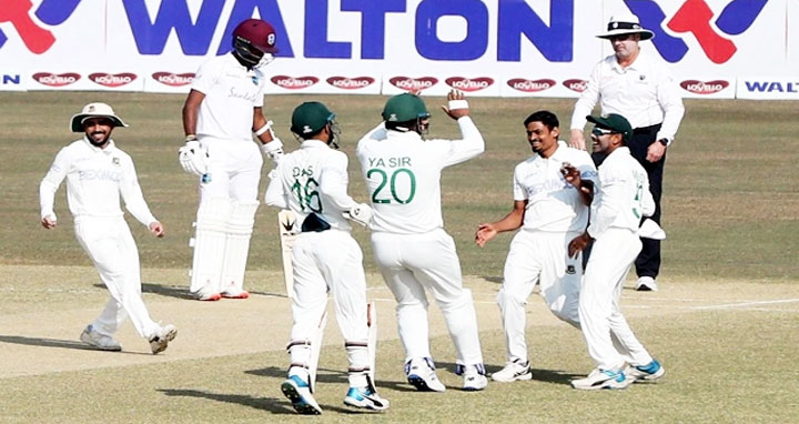 ক্যারিবীয়দের ওপেনিং জুটি ভাঙলেন তাইজুল