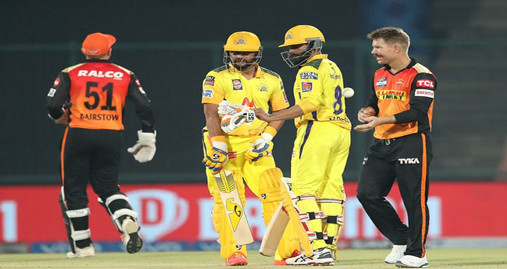 টানা পঞ্চম জয়ে পয়েন্ট তালিকার শীর্ষে ধোনির চেন্নাই