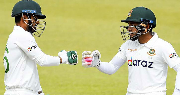 মুশফিক-লিটনের জোড়া ফিফটিতে ৫০০ ছাড়িয়ে টাইগাররা