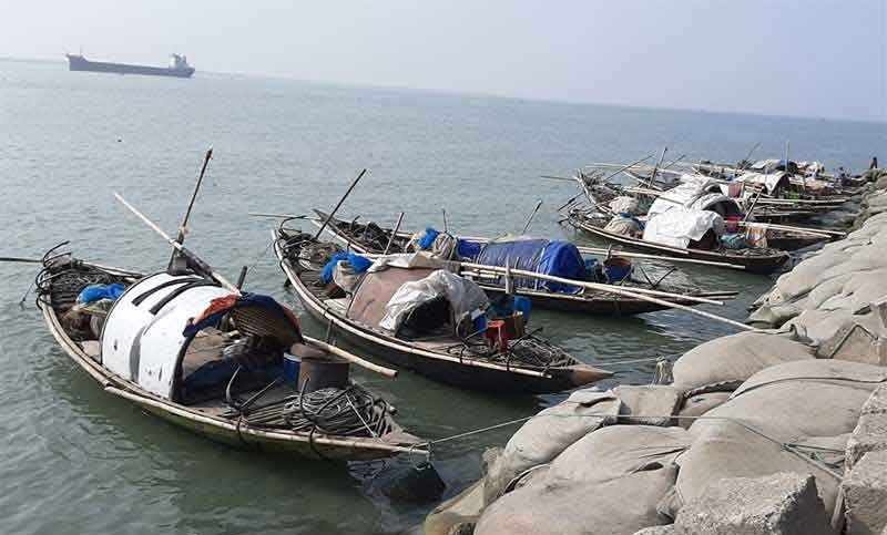 মধ্যরাত থেকে ৬৫ দিন সাগরে মাছ ধরা নিষিদ্ধ