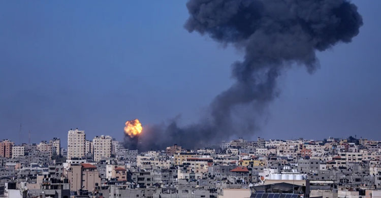 গাজায় যাওয়া ত্রাণের ট্রাক আটকে দিল ইসরায়েল