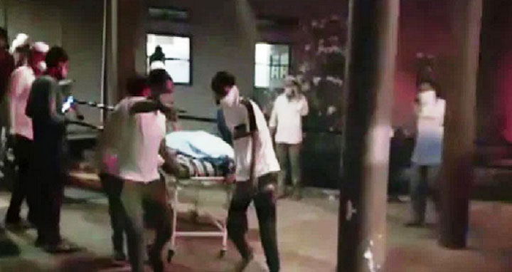 ভারতের গুজরাটে করোনা হাসপাতালে ভয়াবহ আগুন, ১৮ রোগীর মৃত্যু