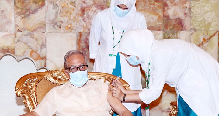 আজ করোনা টিকার দ্বিতীয় ডোজ নেবেন রাষ্ট্রপতি