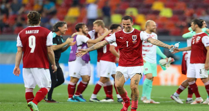 ইউক্রেনকে হারিয়ে নকআউট পর্বে অস্ট্রিয়া