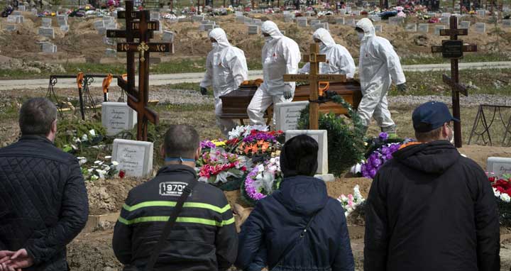 বিশ্বব্যাপী করোনায় একদিনে ৮৬৫২ জনের প্রাণহানি