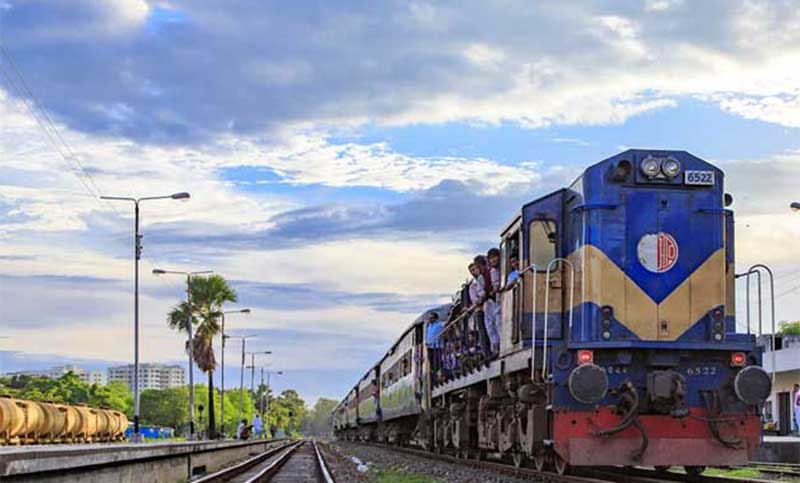 কাল থেকে কাউন্টারে মিলবে ট্রেনের টিকিট
