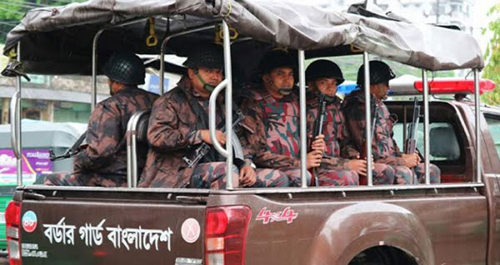 বরিশালে ১০ প্লাটুন বিজিবি মোতায়েন