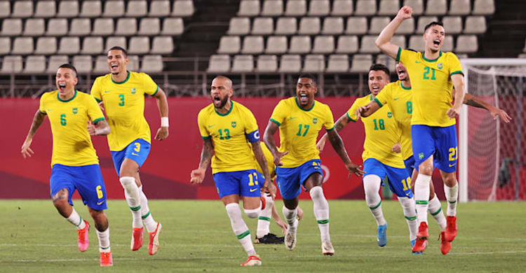 বিশ্বকাপ জেতা মাঠে স্বর্ণ ধরে রাখার মিশনে নামছে ব্রাজিল