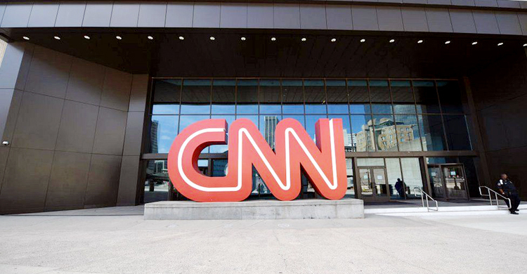 করোনার টিকা না নেয়ায় সিএনএনের ৩ কর্মী বরখাস্ত