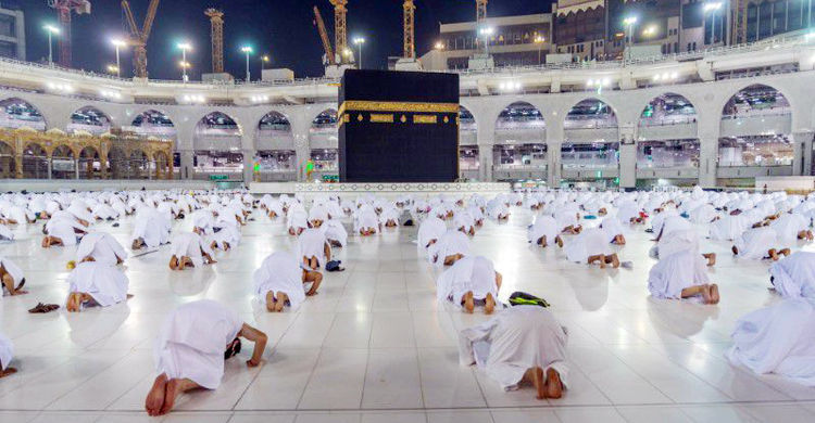 দুই ডোজ টিকা নেয়া বিদেশিদের ওমরাহ আবেদন নেবে সৌদি