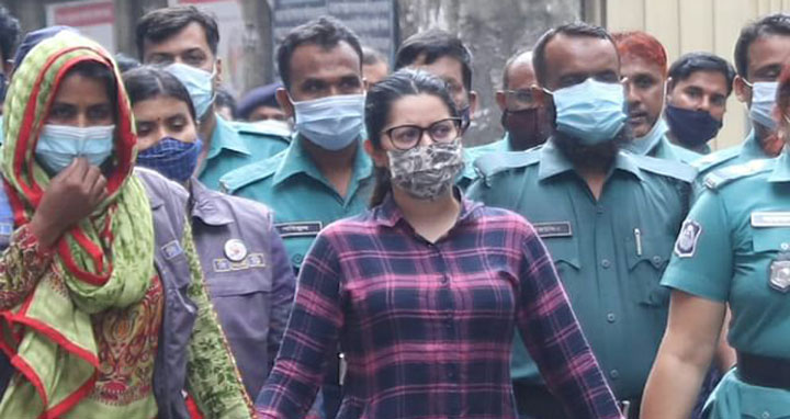 পরীমনিসহ অন্যদের ৬টি গাড়ি জব্দ