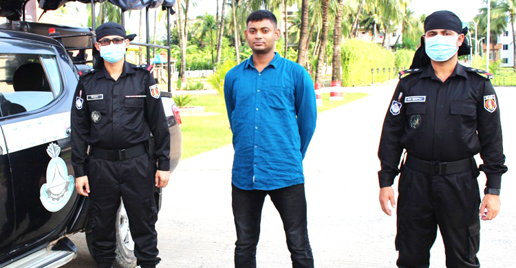 র‌্যাব সেজে করতেন ইয়াবার কারবার