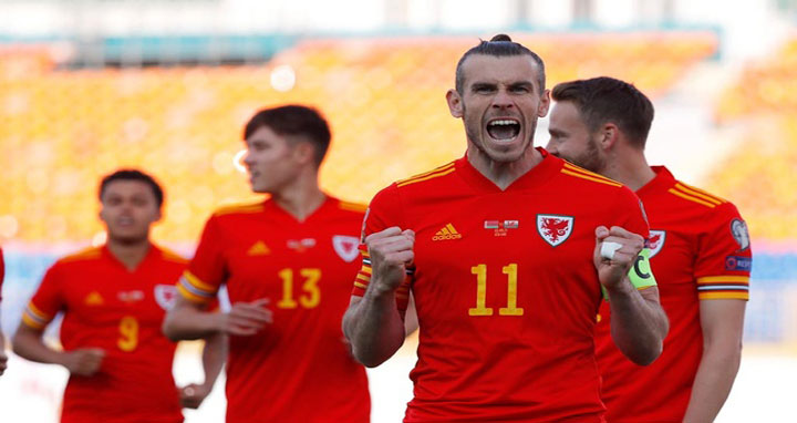 বেলের হ্যাটট্রিকে ওয়েলসের জয়