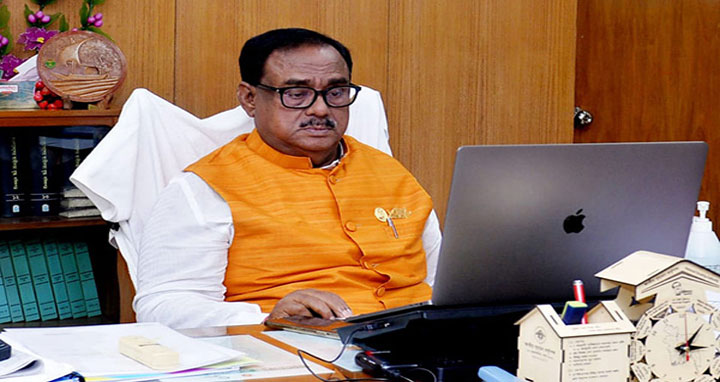 শেখ হাসিনা দেশের মানুষকে বুকে আগলে রেখেছেন: খাদ্যমন্ত্রী