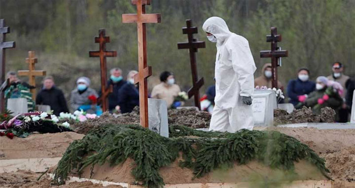 বিশ্বে করোনায় দৈনিক মৃত্যুর সংখ্যা আরও কমেছে