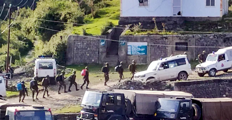 কাশ্মীরে ভারতীয় ৯ সেনা নিহত