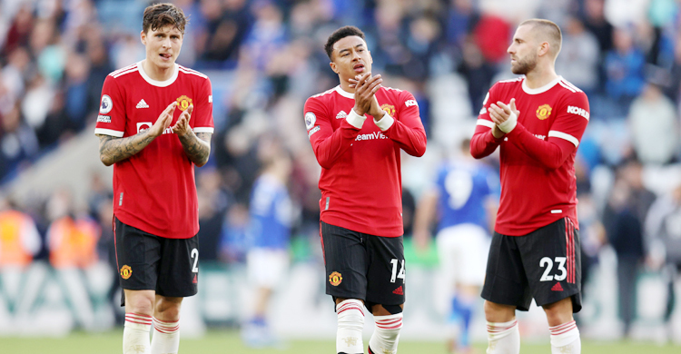 ১৩ মিনিটের পাগলামিতে ইউনাইটেডের হার