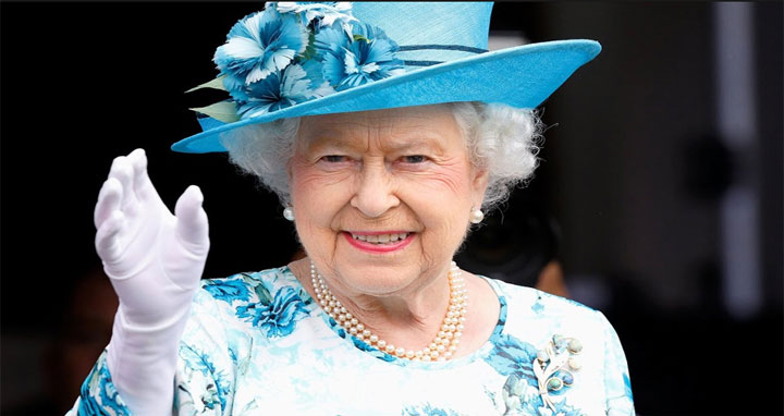 হাসপাতাল থেকে প্রাসাদে ফিরলেন রানি