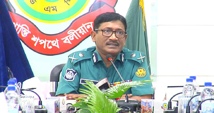 থানায় পুলিশের কেউ টাকা চাইলে কঠোর ব্যবস্থা: ডিএমপি কমিশনার