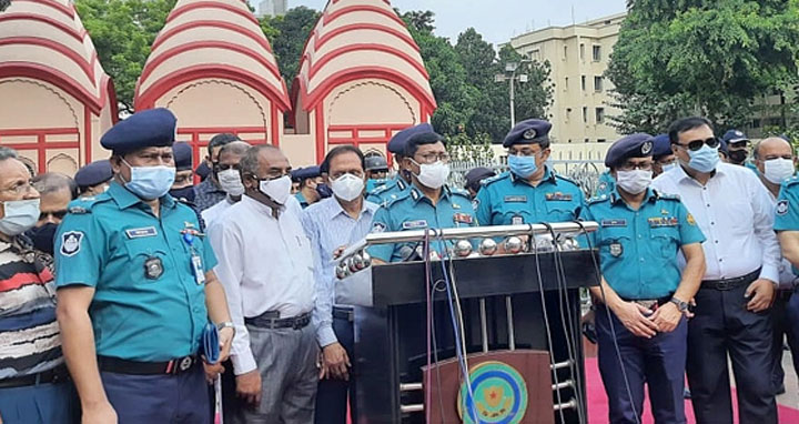 দুর্গাপূজা কেন্দ্র করে তেমন ঝুঁকি দেখছি না : ডিএমপি কমিশনার