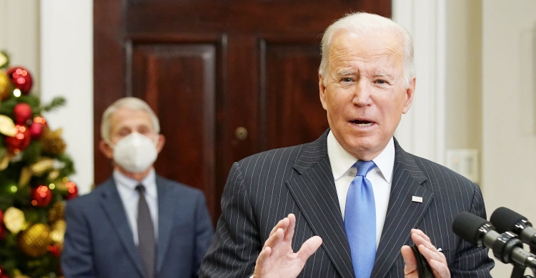 ওমিক্রন: আতঙ্কিত না হওয়ার পরামর্শ বাইডেনের